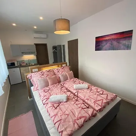 Corner 게스트하우스 티하니