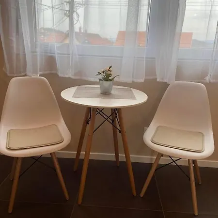 Corner 招待所 蒂豪尼