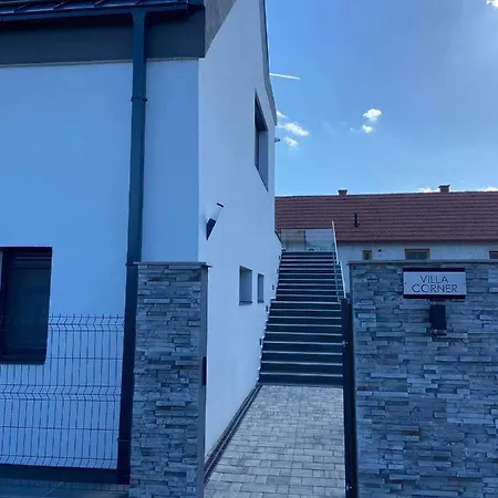 Corner 4* Тихань